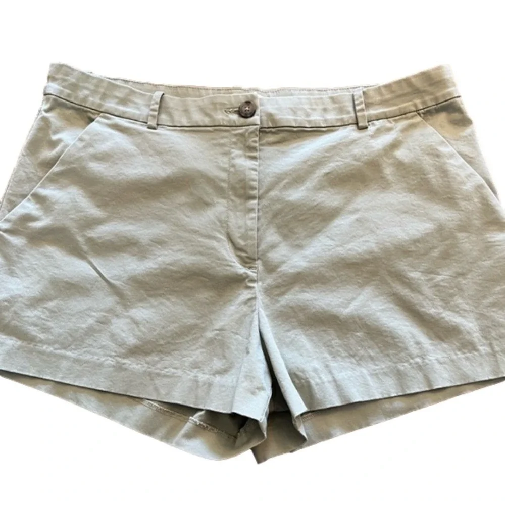 H&M Chino shorts sage green size 16‎ minimalist walking casual summer beach